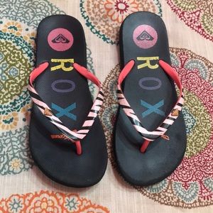 Roxy zebra flip flops 5-6 neon pink beach coastal 🦓